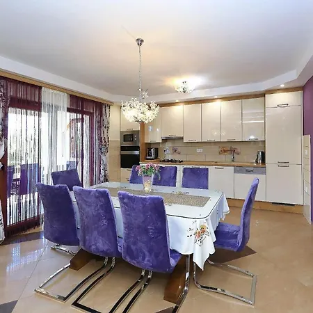 Apartamento Danerova, No 1 *